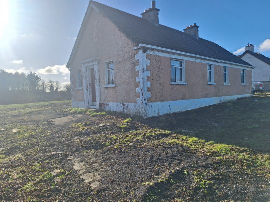 Semi-Detached House – 2 Beds – 1 Bath, 6 Charleville Dunleer Co. Louth